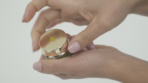 Face Treatment in use
